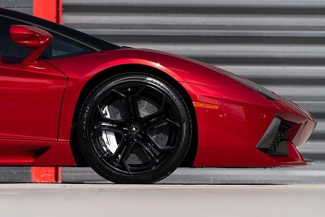 2016 Lamborghini Aventador