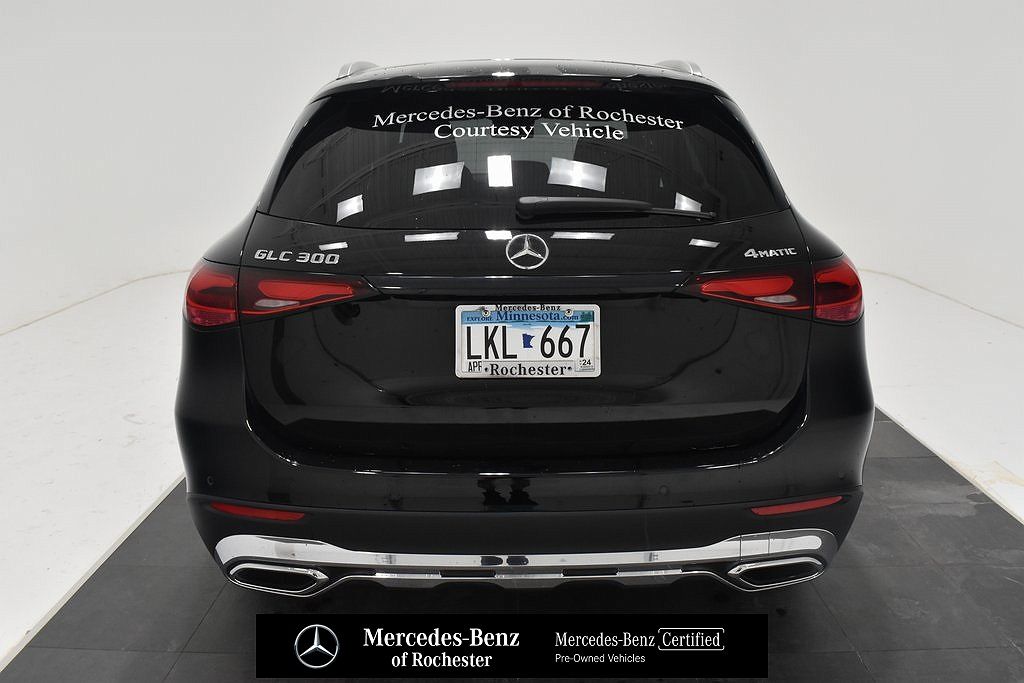 2023 Mercedes-Benz GLC 300 image 4