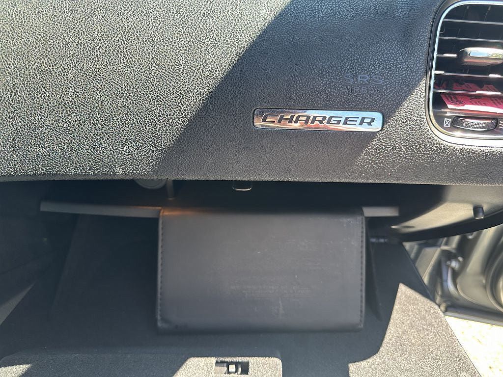 2011 Dodge Charger null image 29