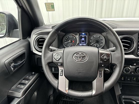2023 Toyota Tacoma 4x4 TRD Off-Road photo 11