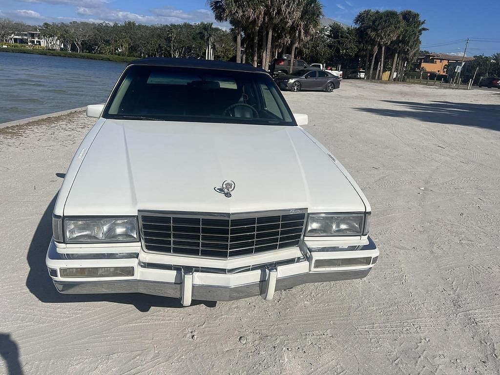 1993 Cadillac DeVille null image 5