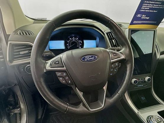 2022 Ford Edge SEL photo 7