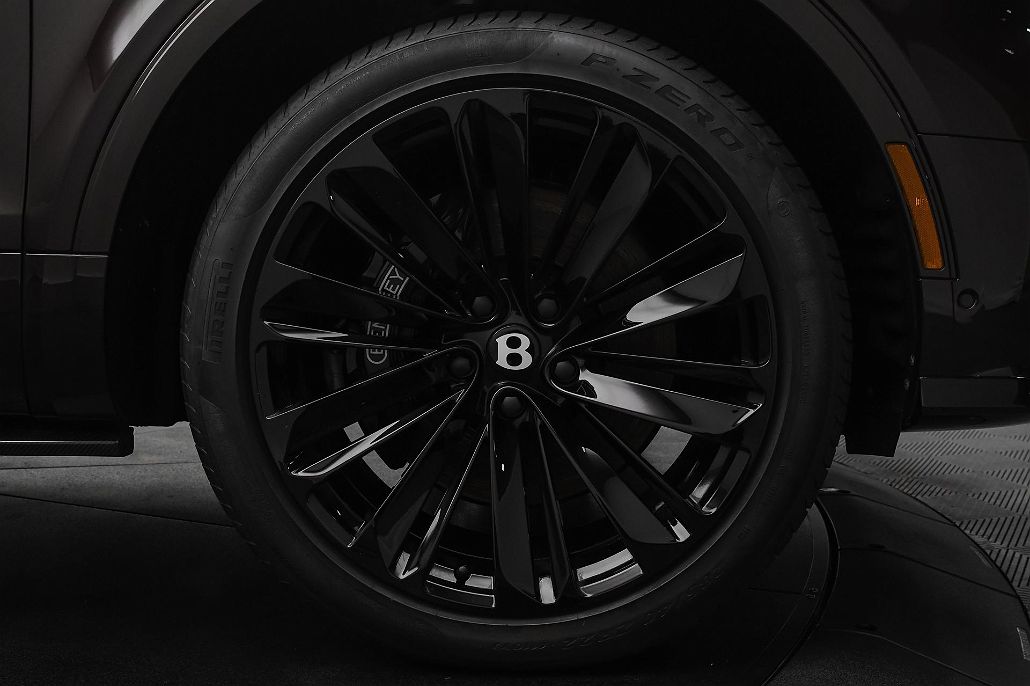 2023 Bentley Bentayga Speed image 5