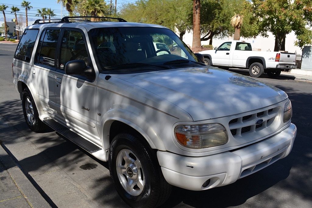 1999 Ford Explorer Limited Edition image 2