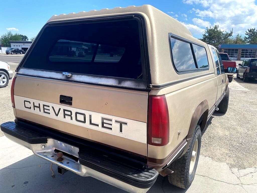 1988 Chevrolet C/K 3500 null image 2