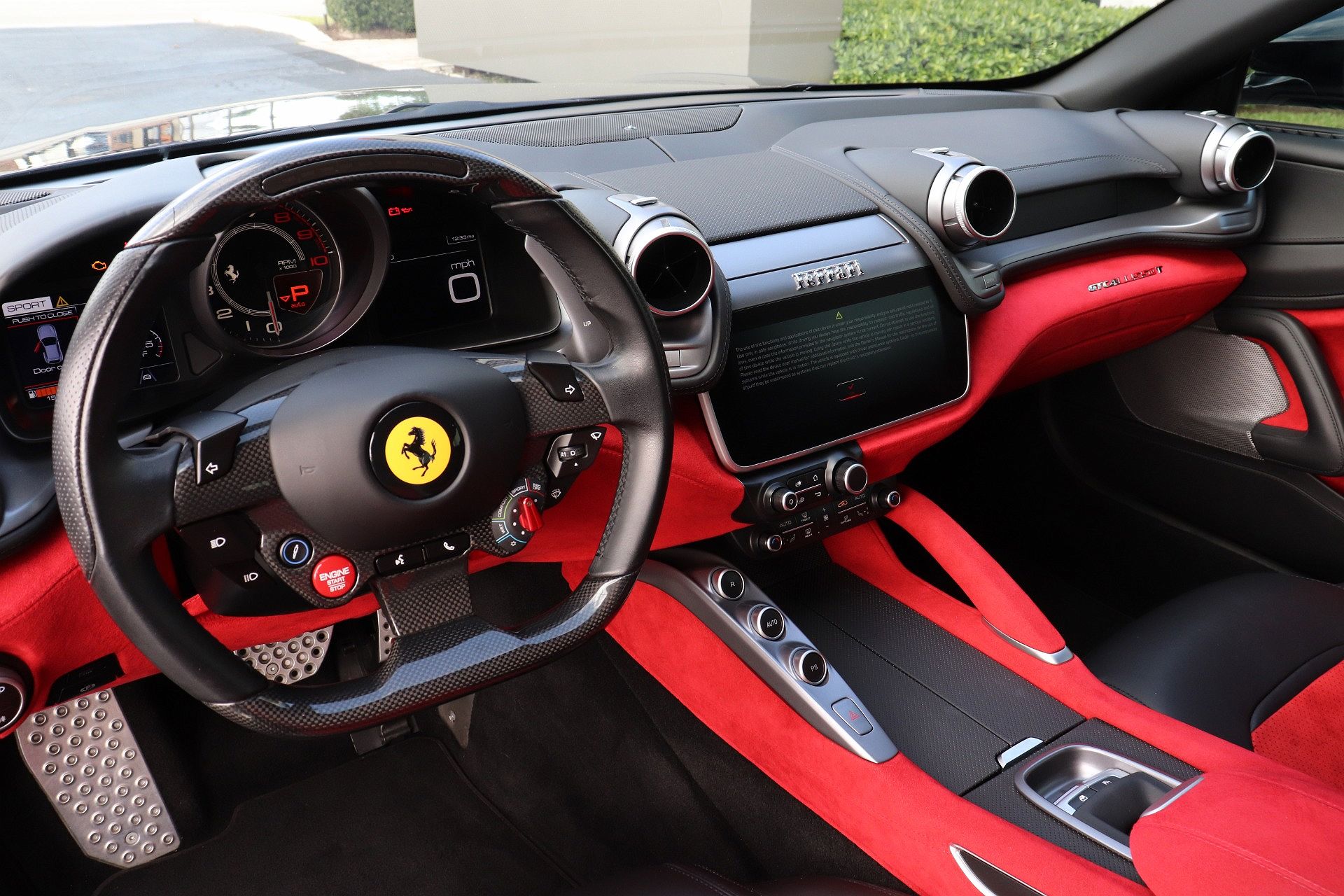 2019 Ferrari GTC4Lusso T image 11