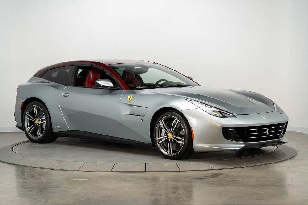 2018 Ferrari GTC4Lusso null image 3