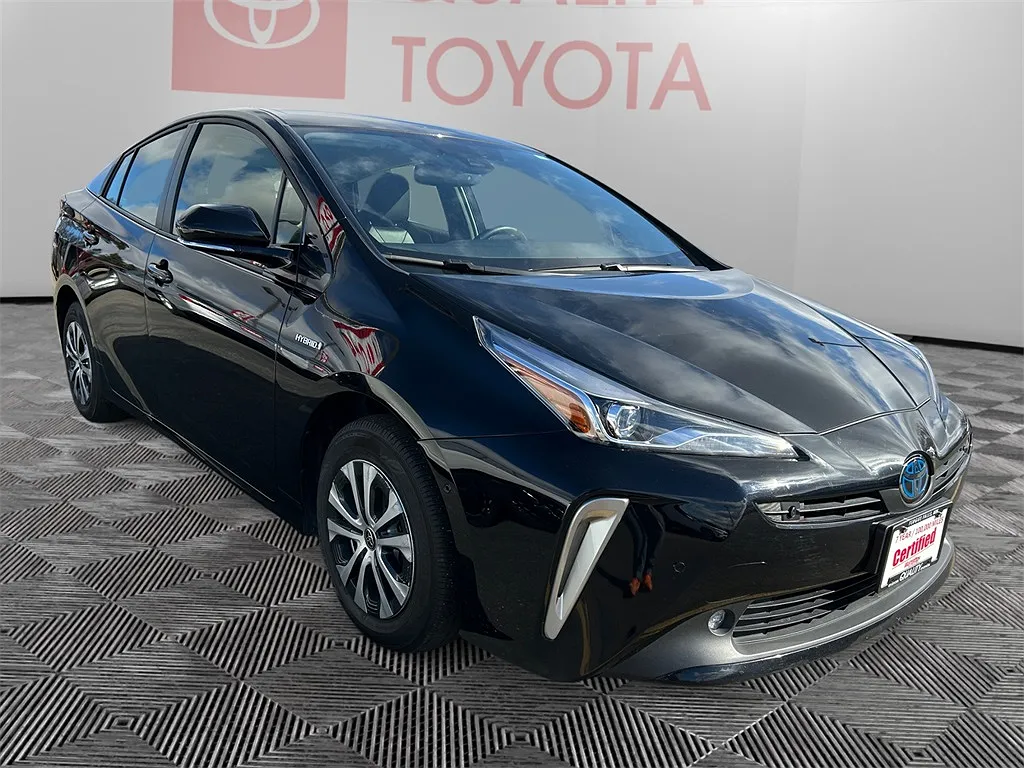 2020 Toyota Prius XLE image 1