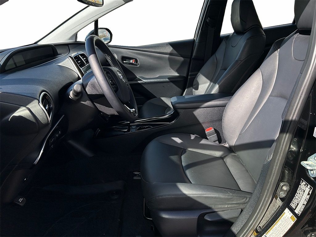 2020 Toyota Prius XLE image 5