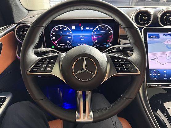 2025 Mercedes Benz GLC 300 4MATIC photo 11