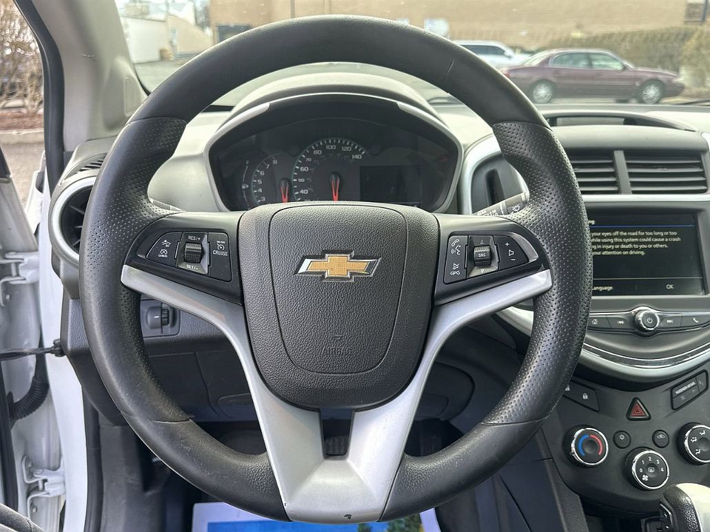 2019 Chevrolet Sonic LT image 5