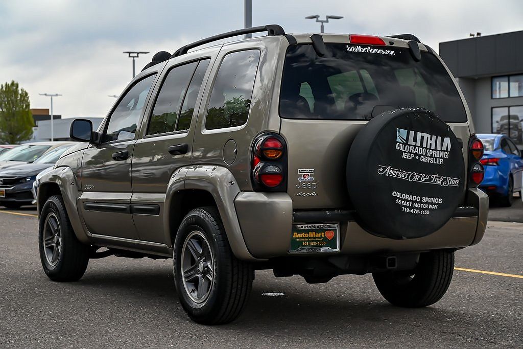 2004 Jeep Liberty Renegade image 5