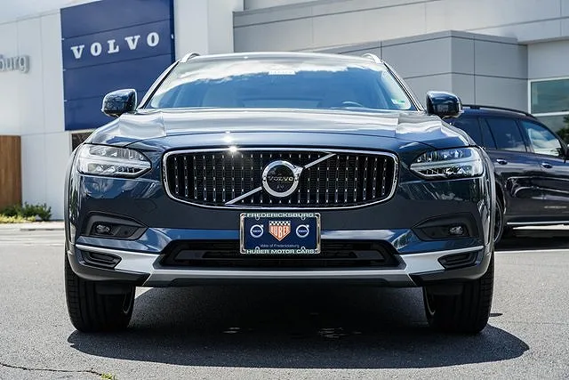 2025 Volvo V90