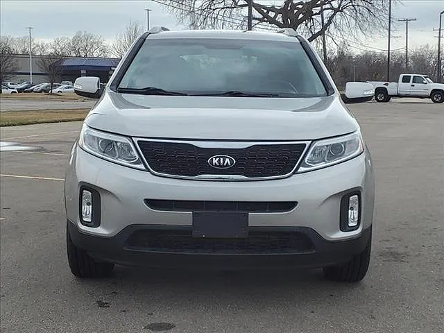 2015 Kia Sorento LX image 1