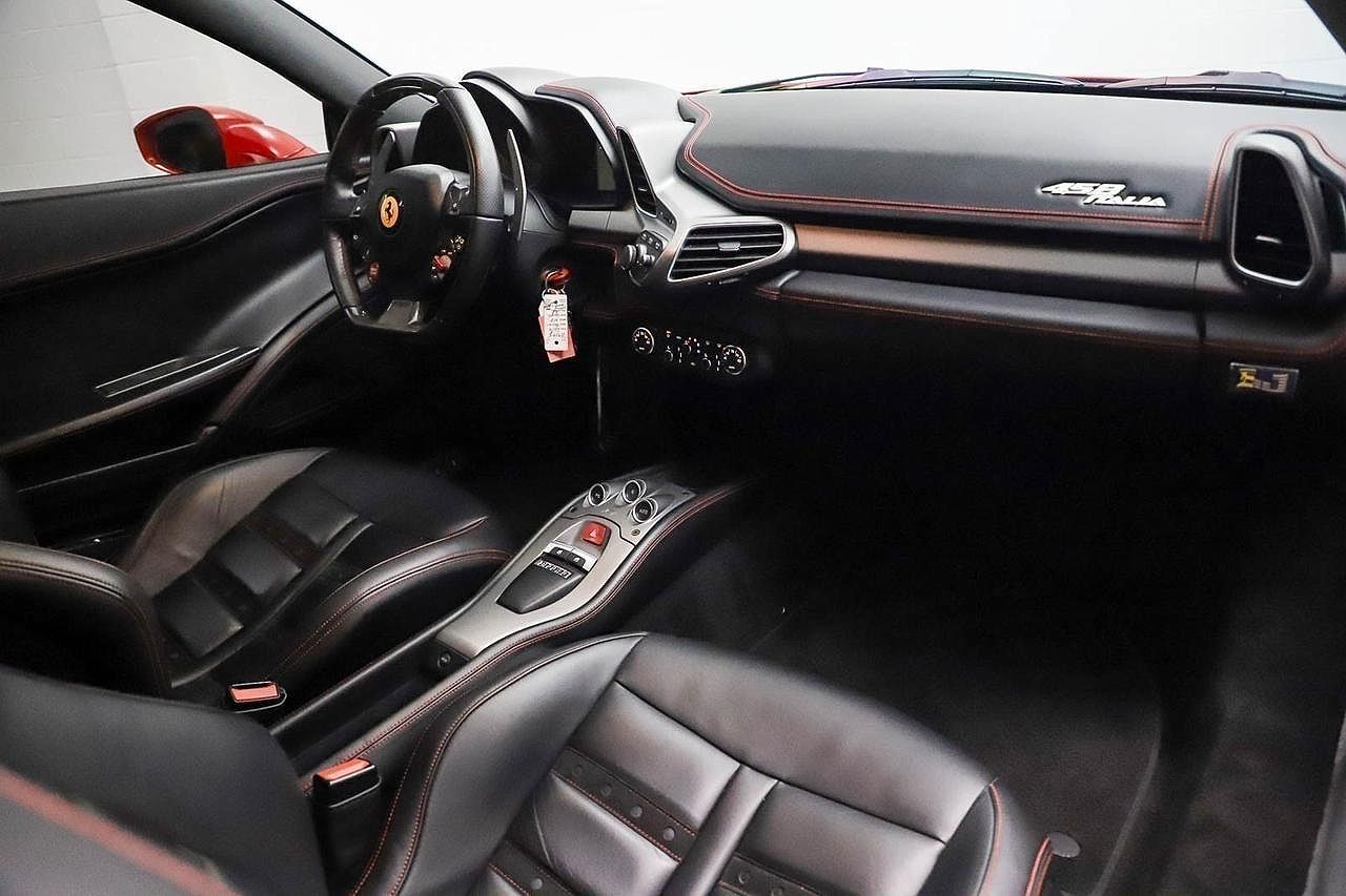2014 Ferrari 458 Italia image 14