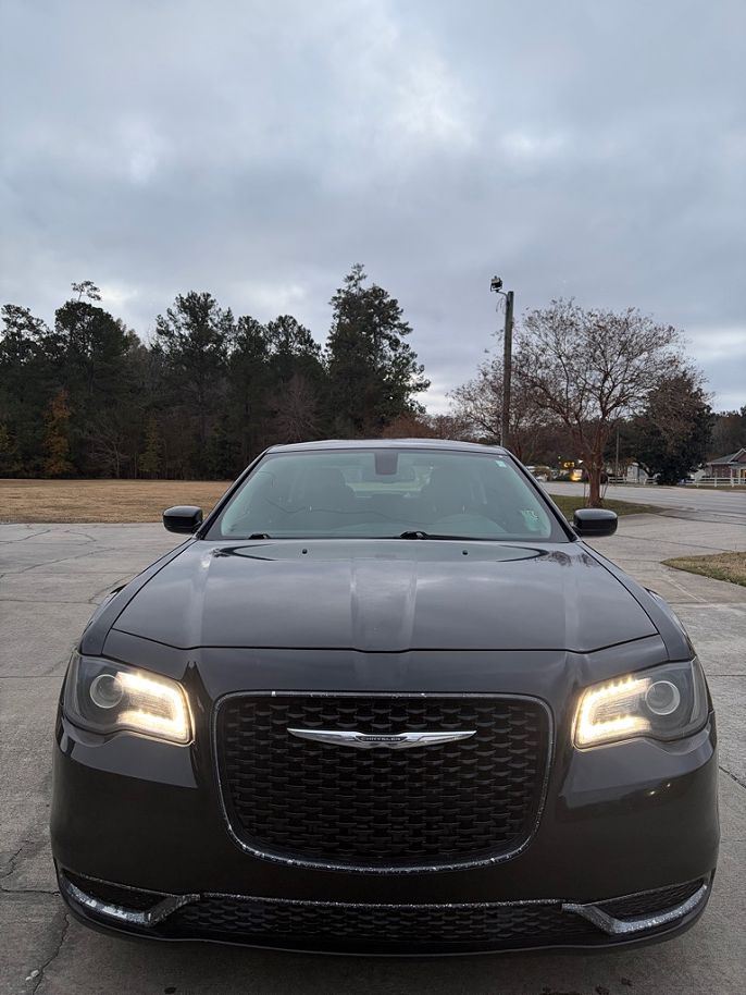 2018 Chrysler 300