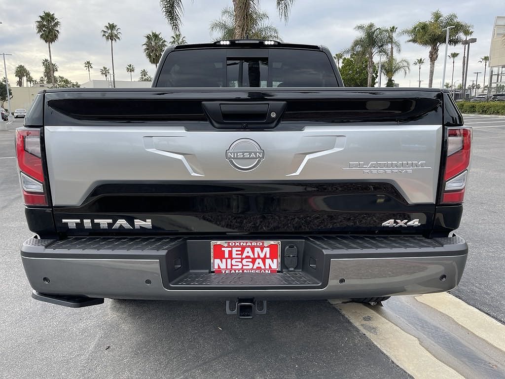 2023 Nissan Titan Platinum Reserve image 4