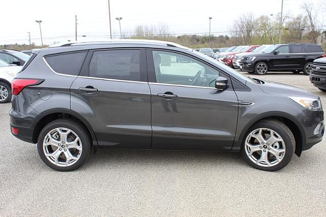 2019 Ford Escape Titanium image 3