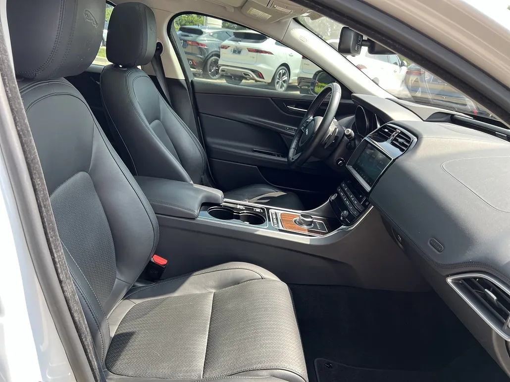 2017 Jaguar XE First Edition image 2