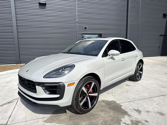 2025 Porsche Macan
