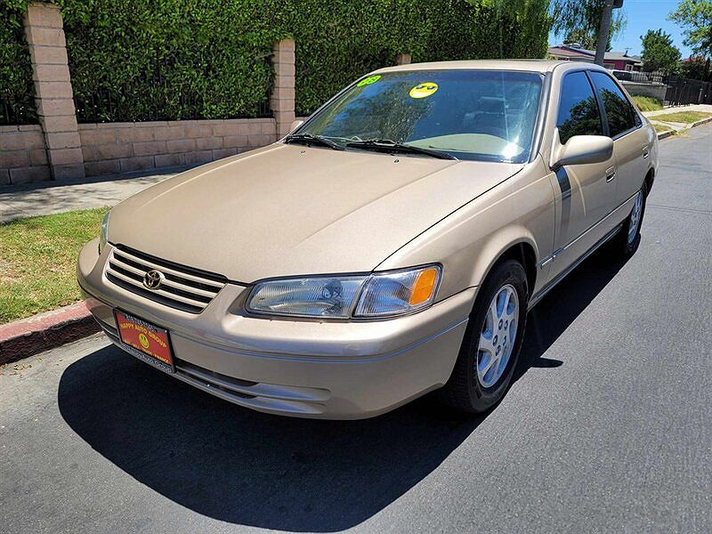 1998 Toyota Camry XLE image 0