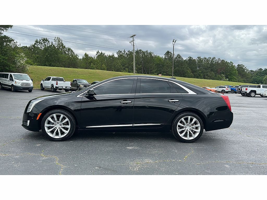 2017 Cadillac XTS Luxury image 1