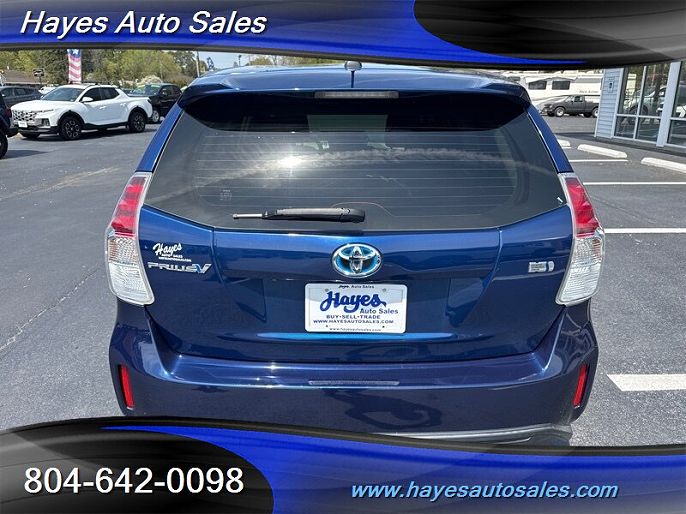 2017 Toyota Prius v