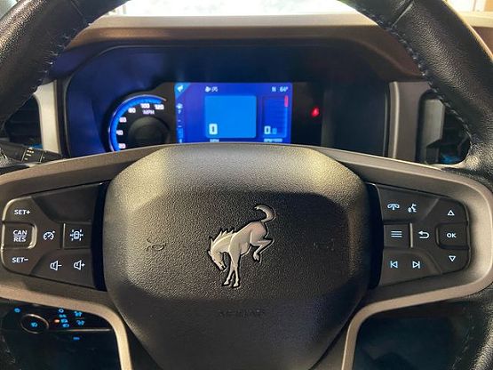 2023 Ford Bronco Base photo 3