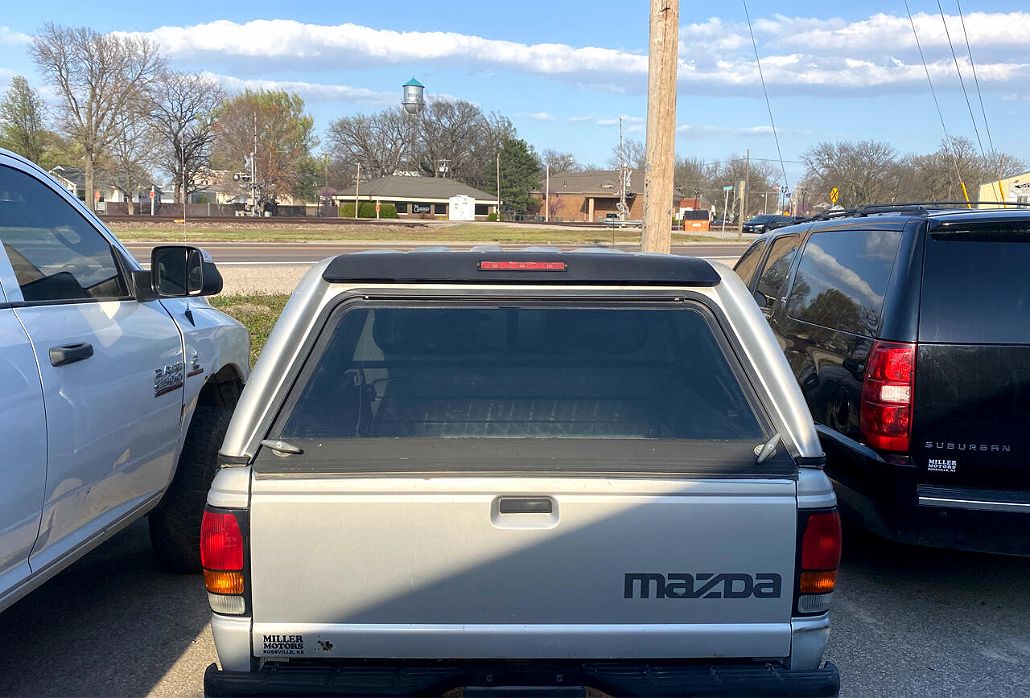 1994 Mazda B-Series B3000 image 3