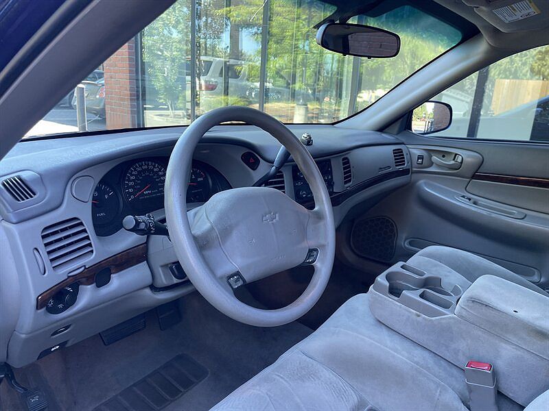 2005 Chevrolet Impala Base image 8
