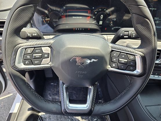 2025 Ford Mustang EcoBoost Premium photo 11