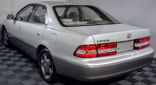 2001 Lexus ES 300 image 5