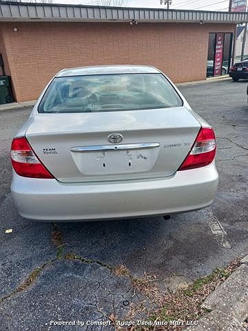 2002 Toyota Camry LE image 1