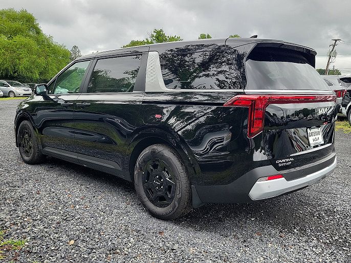 2025 Kia Carnival