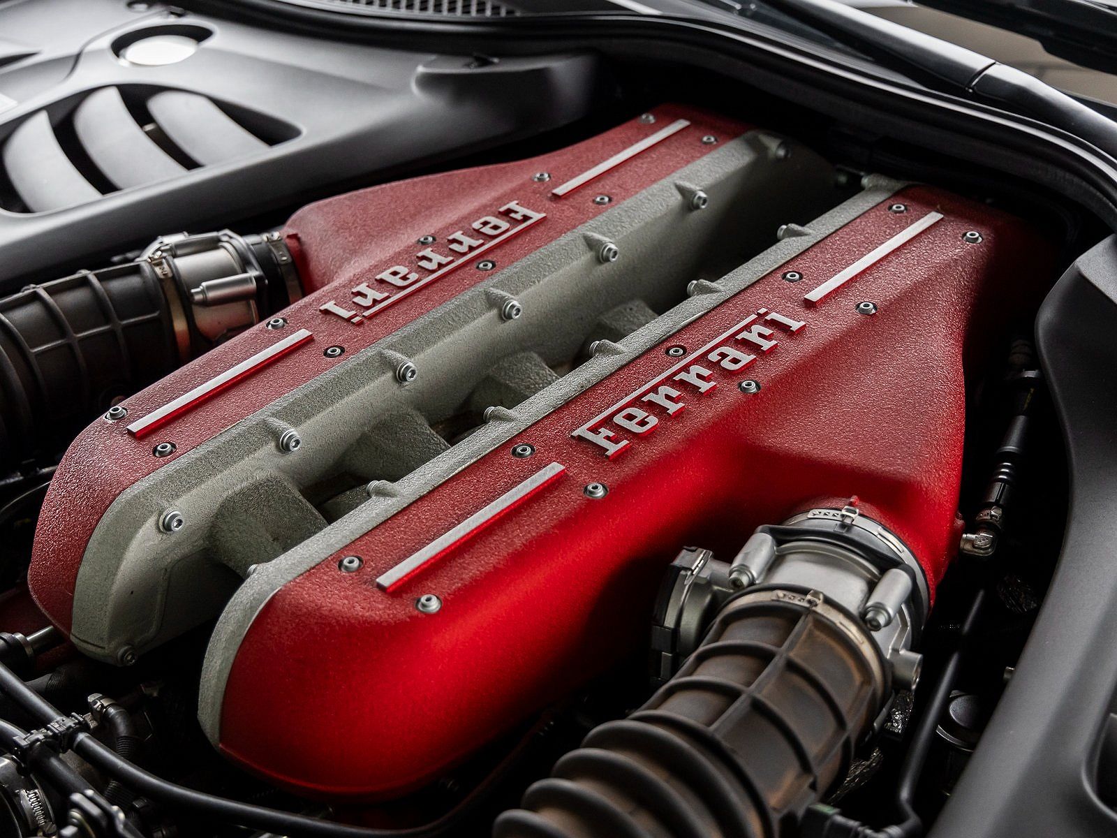2017 Ferrari GTC4Lusso null image 50