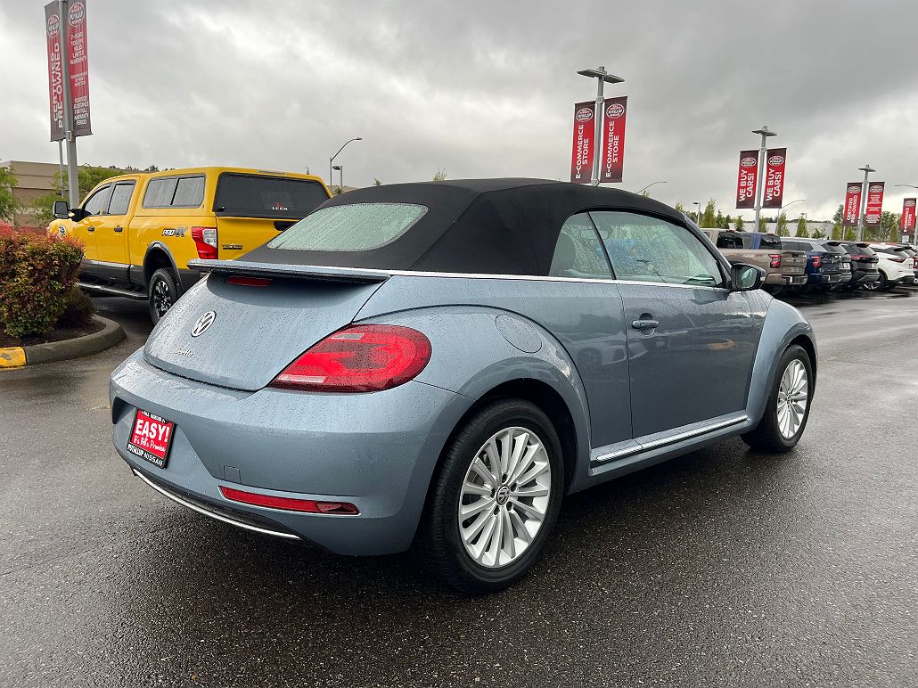 2019 Volkswagen Beetle null image 4