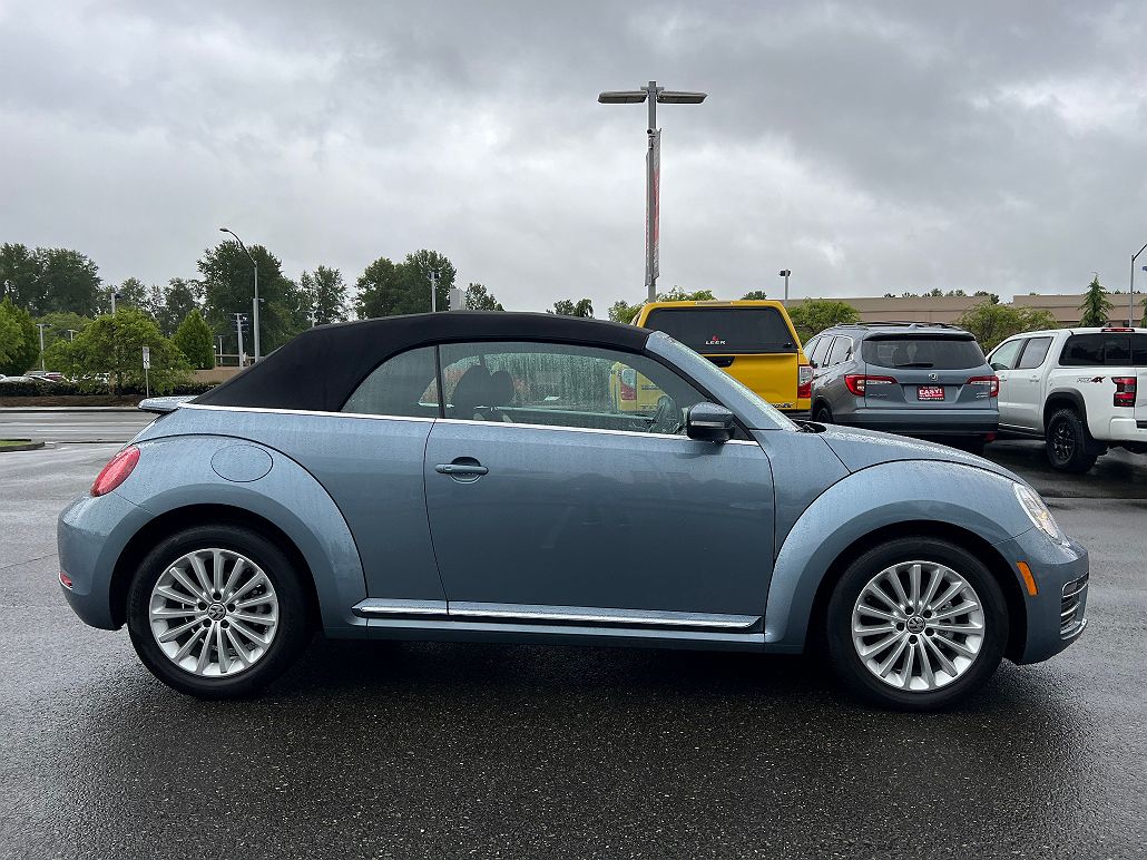 2019 Volkswagen Beetle null image 5