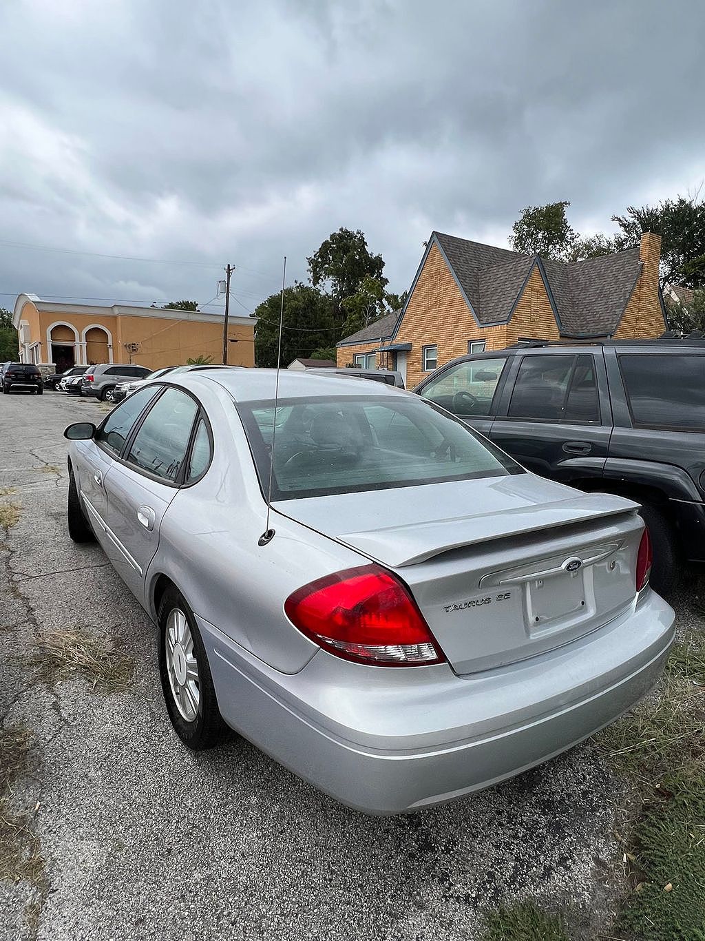 2004 Ford Taurus SEL image 3