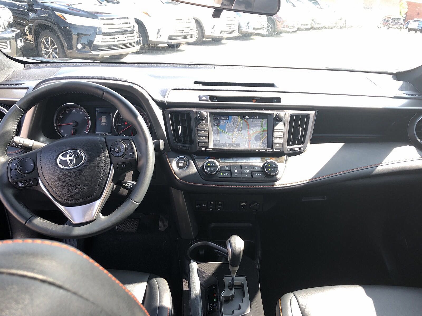 2016 Toyota RAV4 SE image 13