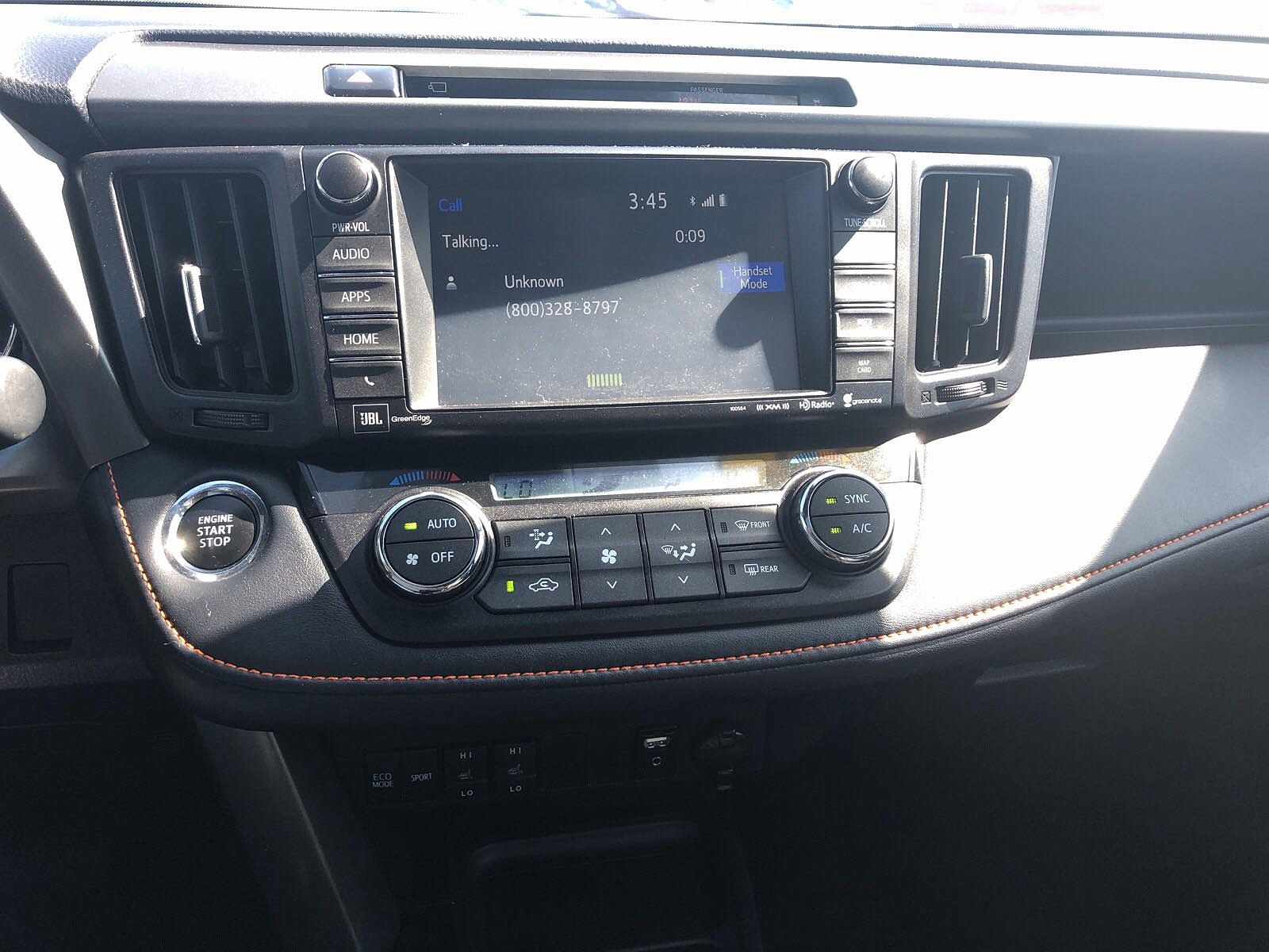 2016 Toyota RAV4 SE image 16