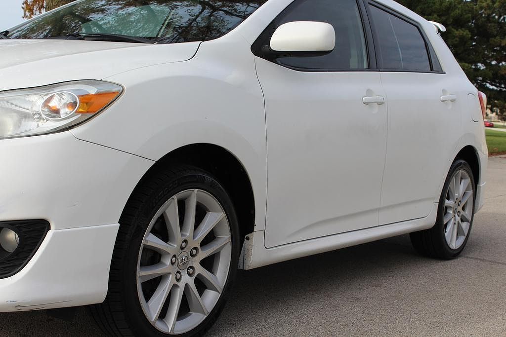 2009 Toyota Matrix XRS image 2