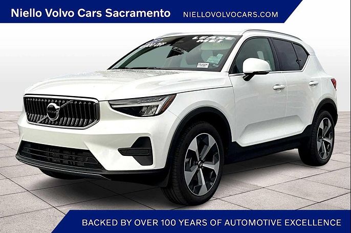 2025 Volvo XC40