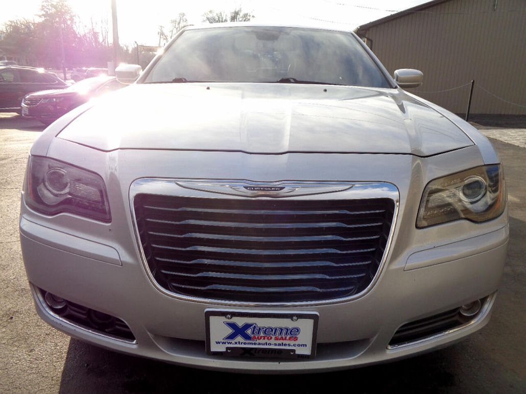 2012 Chrysler 300 S image 1