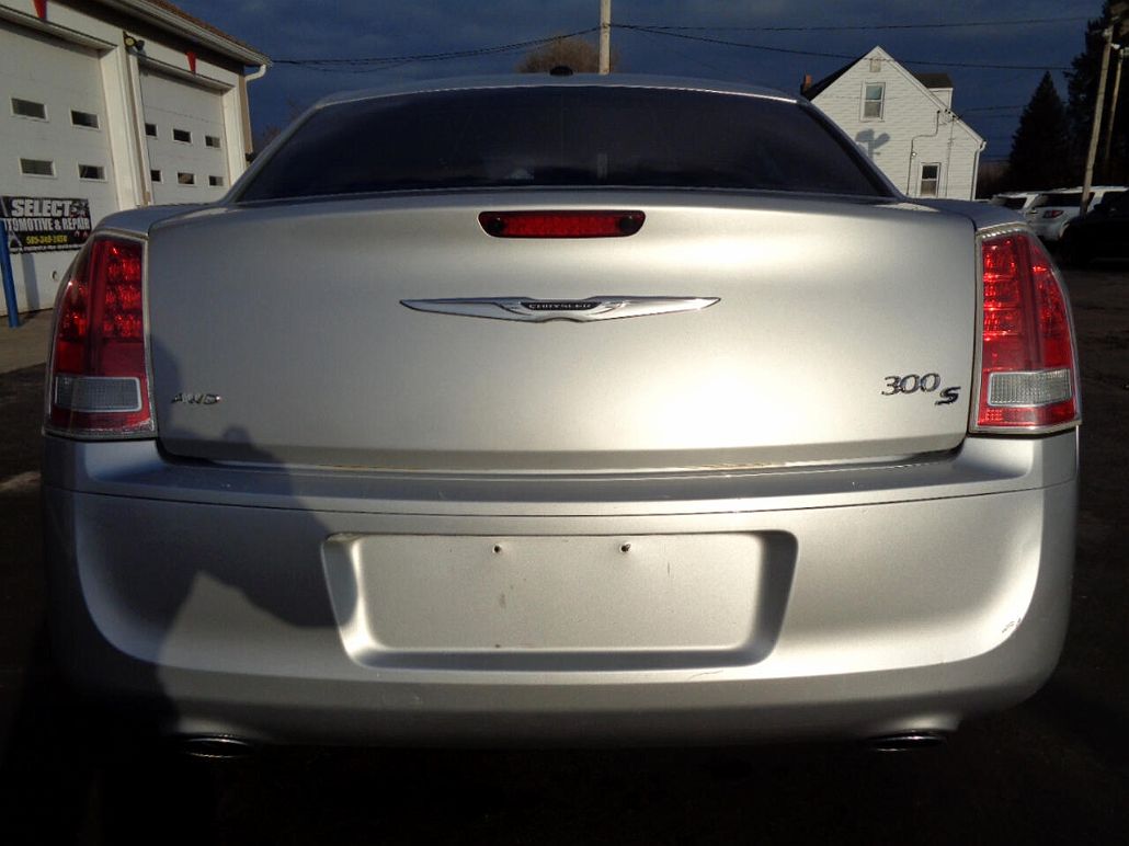 2012 Chrysler 300 S image 5