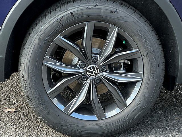 2024 Volkswagen Tiguan SE image 5