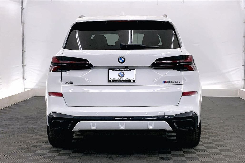 2024 BMW X5 M60i image 4