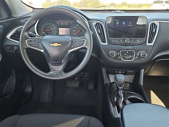 2023 Chevrolet Malibu LS photo 11