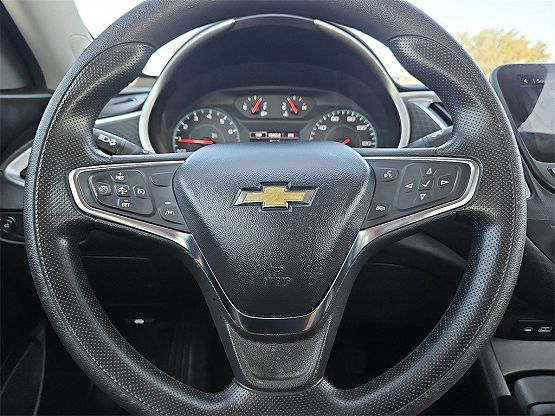2023 Chevrolet Malibu LS photo 11