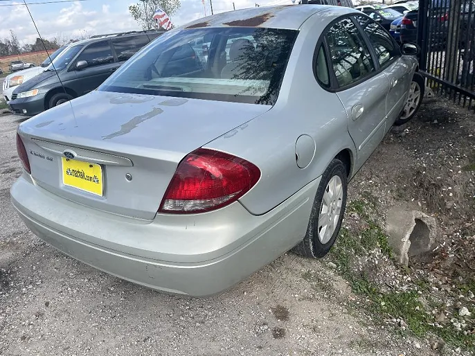 2006 Ford Taurus