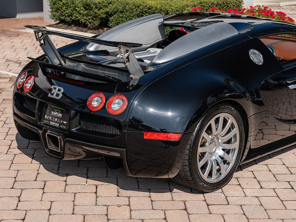 2006 Bugatti Veyron null image 2